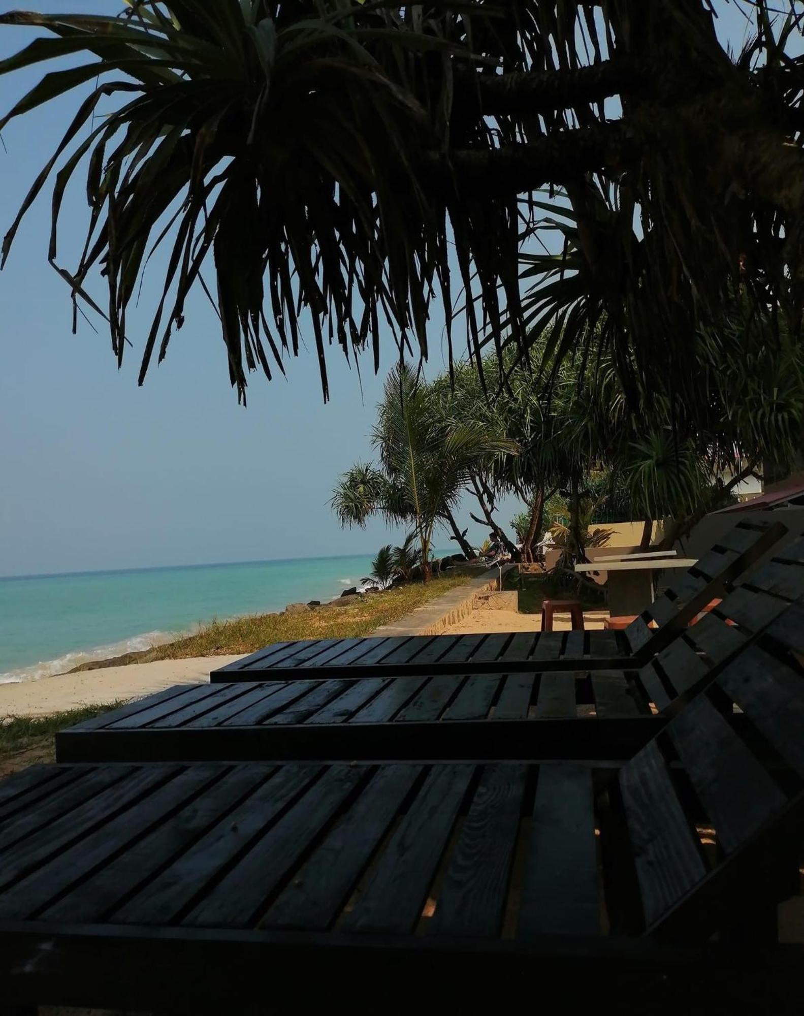 Blue Wave Beach Villa By Aaryan Group Ambalangoda  Eksteriør billede