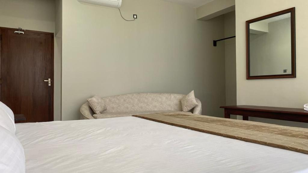 Blue Wave Beach Villa By Aaryan Group Ambalangoda  Eksteriør billede
