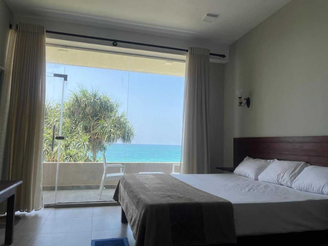 Blue Wave Beach Villa By Aaryan Group Ambalangoda  Eksteriør billede
