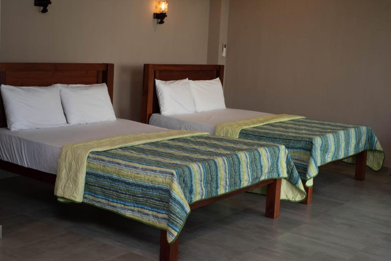 Blue Wave Beach Villa By Aaryan Group Ambalangoda  Eksteriør billede