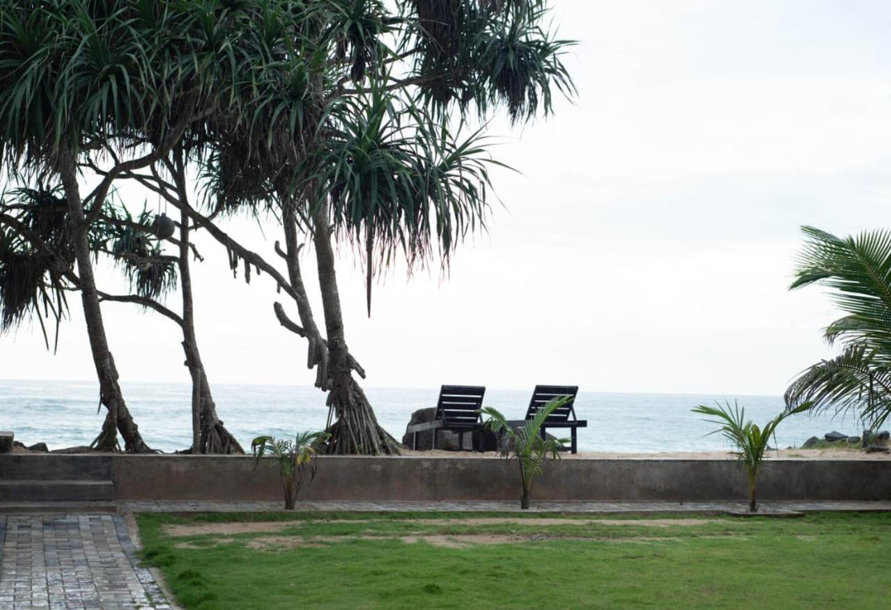 Blue Wave Beach Villa By Aaryan Group Ambalangoda  Eksteriør billede