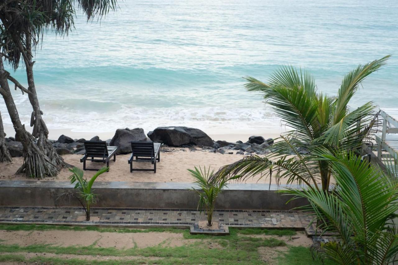 Blue Wave Beach Villa By Aaryan Group Ambalangoda  Eksteriør billede