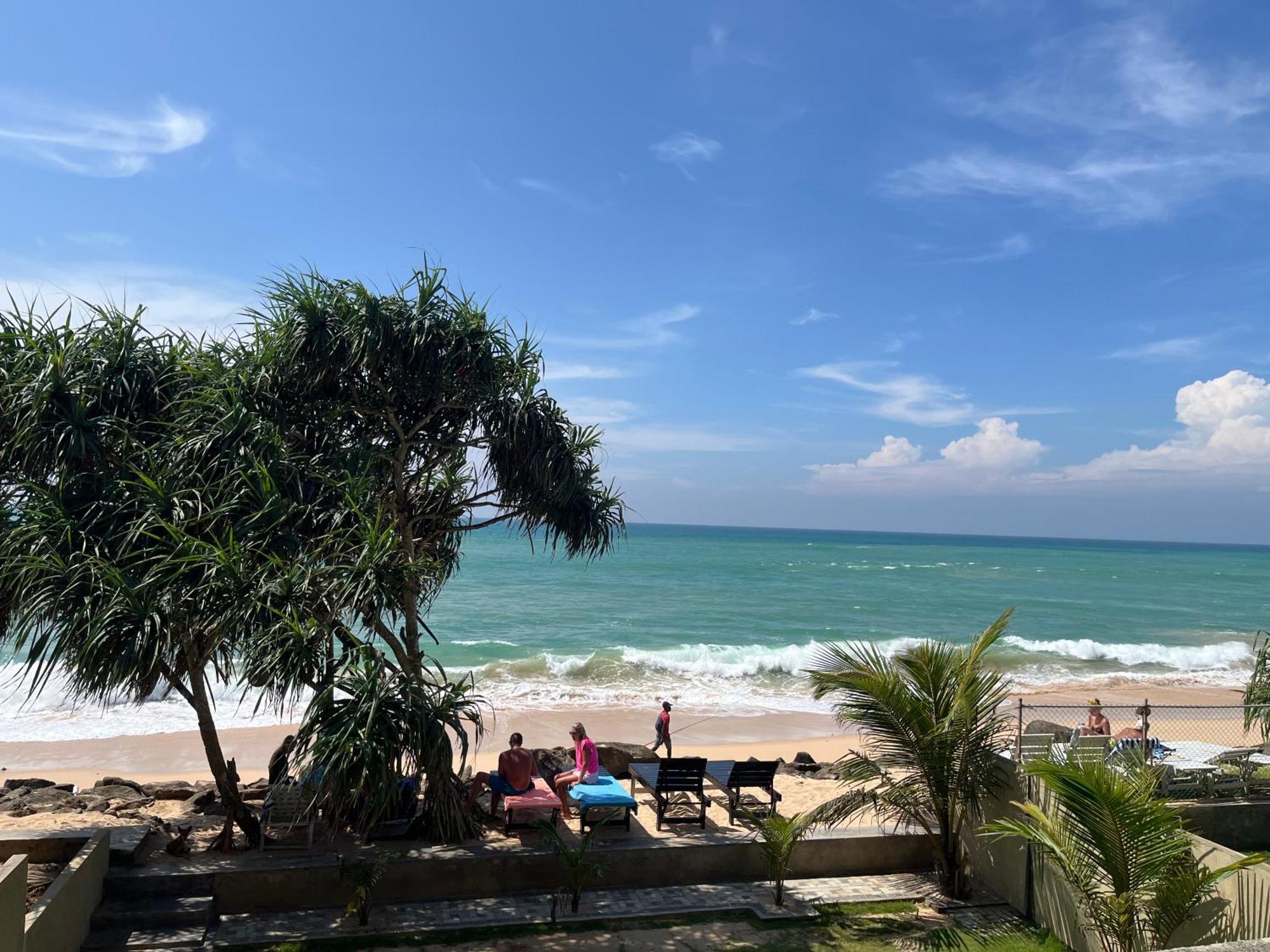 Blue Wave Beach Villa By Aaryan Group Ambalangoda  Eksteriør billede