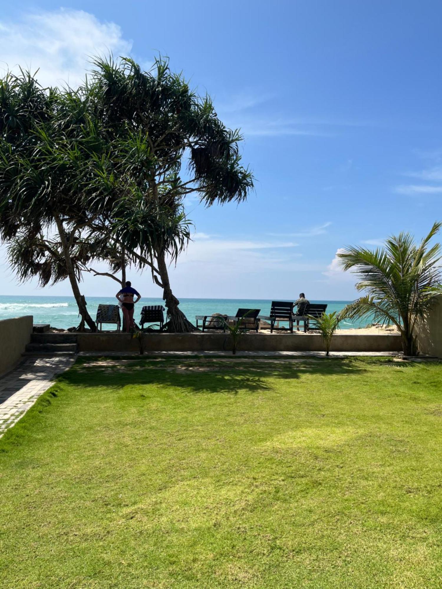 Blue Wave Beach Villa By Aaryan Group Ambalangoda  Eksteriør billede