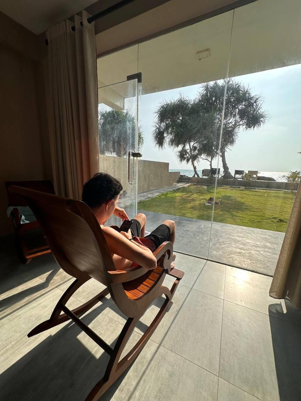 Blue Wave Beach Villa By Aaryan Group Ambalangoda  Eksteriør billede